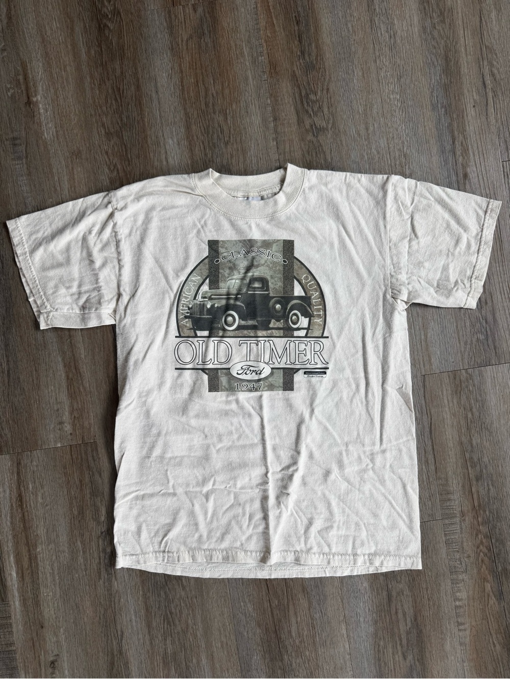 Ford Old Timer 1947 Cream and Black T-Shirt - size Medium